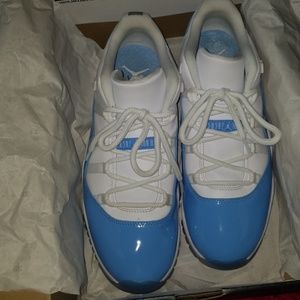 Air Jordan XI UNC Low